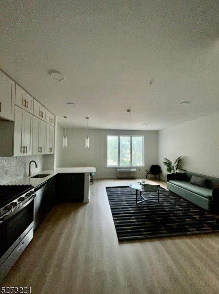 321 E 3rd St #526, Plainfield, NJ 07060