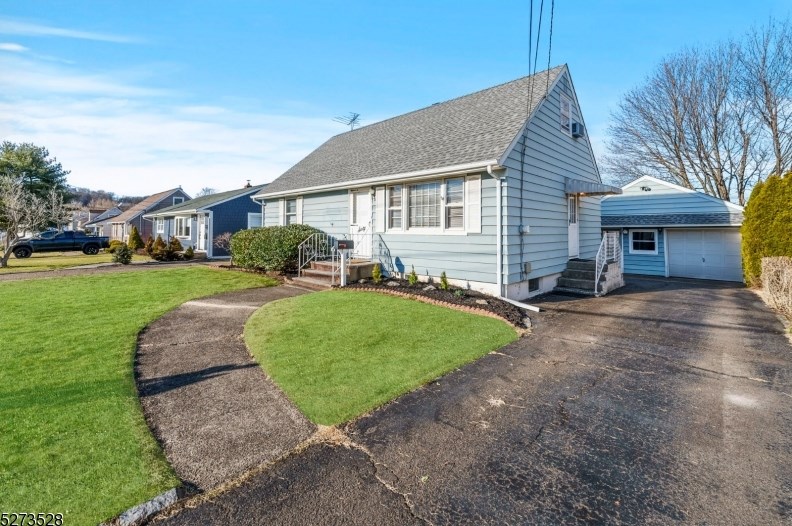 60 Emerson St, Clifton, NJ 07013-1304