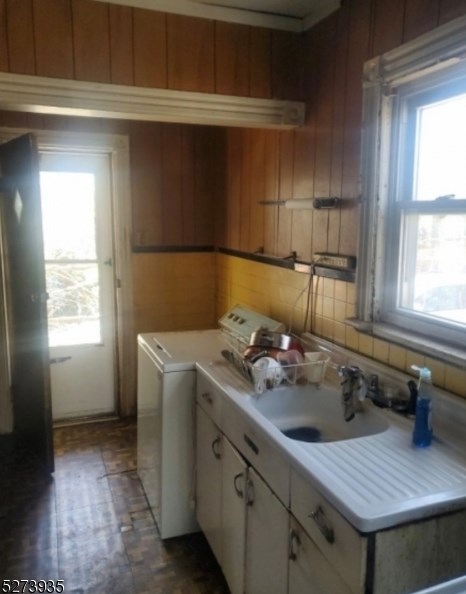 453 Orchard Pl, Plainfield NJ  07060-1129 exterior
