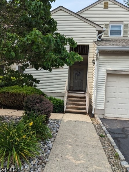 21 Commonwealth Dr, Basking Ridge, NJ 07920-3059