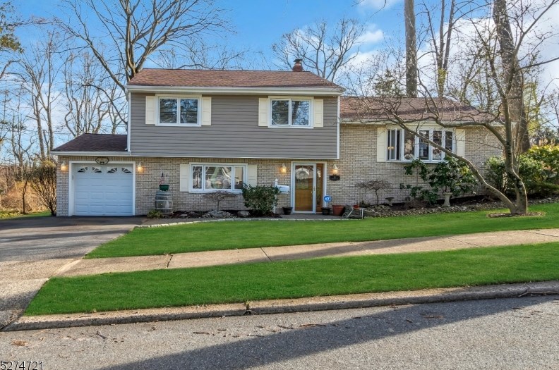 91 Birchwood Ter, Wayne, NJ 07470-3461