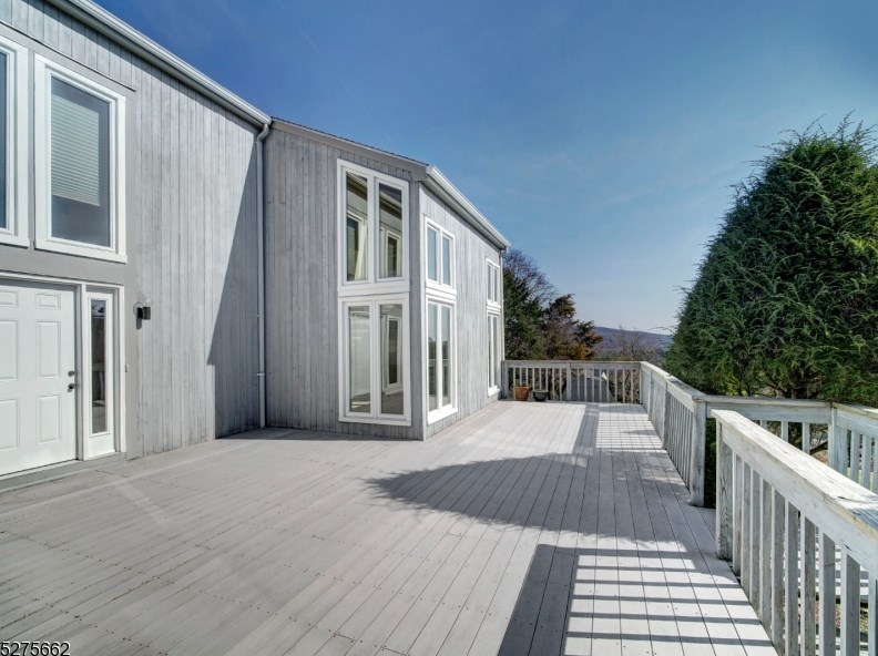4 Jenny Jump Ct, Flemington, NJ 08822