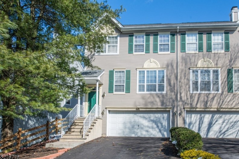 19 Warbler Dr, Wayne, NJ 07470-8468