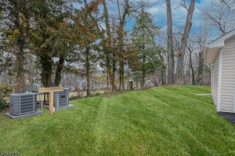 120 Mountainview Ave, Nutley NJ  07110-2233 exterior