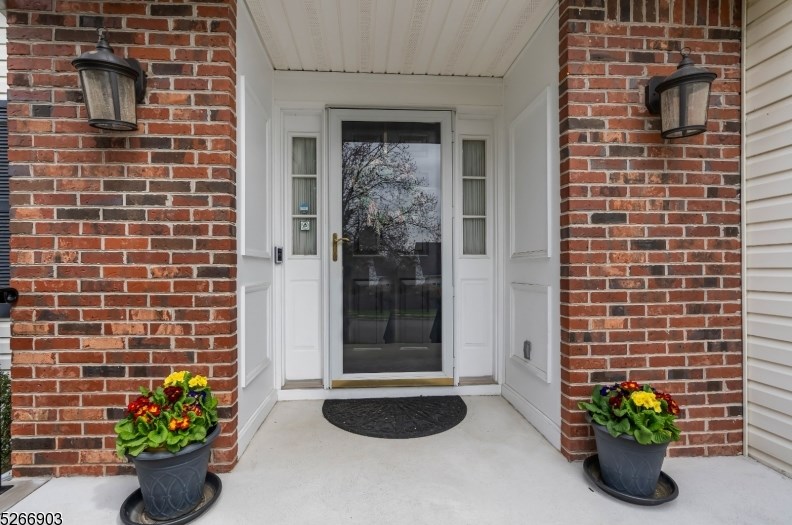 11 Steeple Chase Ct, Bedminster, NJ 07921-1638