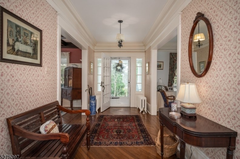 12 Overlook Rd, Mountain Lakes, NJ 07046-1509