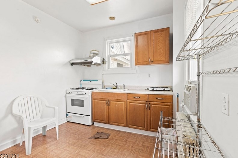 318 Morrissee Ave, Paterson, NJ 07508-1439