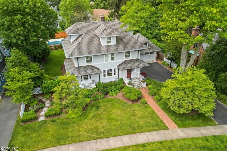 5 Hillcrest Rd, Madison, NJ 07940