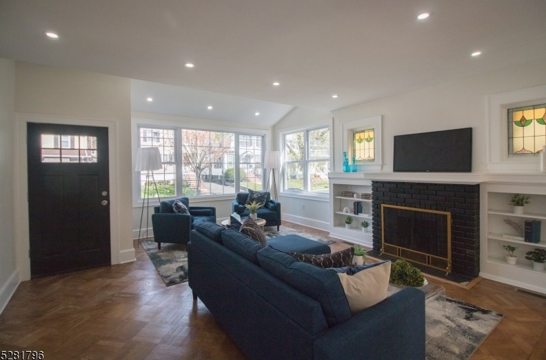 210 Jacoby St, Maplewood, NJ 07040-3306