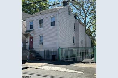 258 12th Ave - Photo 1