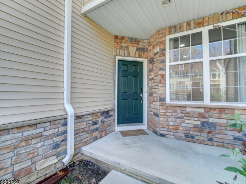 44 Lamerson Cir, Mount Olive, NJ 07828