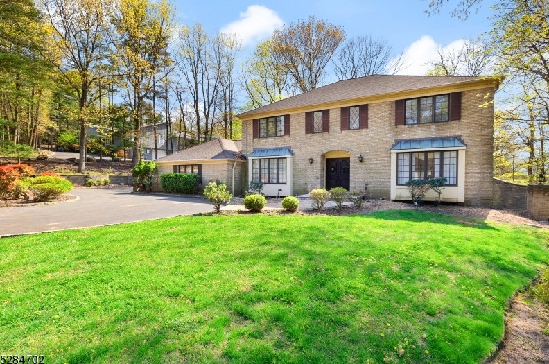 12 Canterbury Ln, Plainfield, NJ 07069