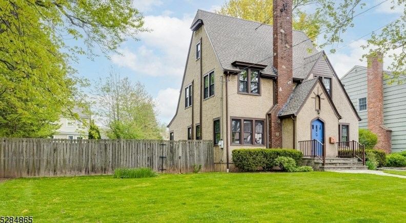556 Edgar Rd, Westfield, NJ 07090-4119