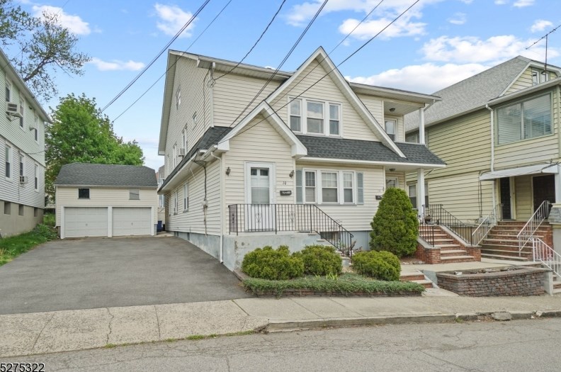 10 12th St, Paterson, NJ 07506-3702