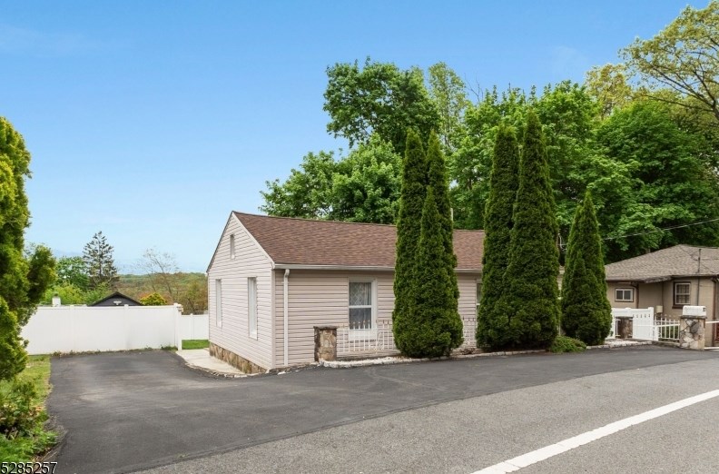 30 Adams Ave, Dover, NJ 07801-5536