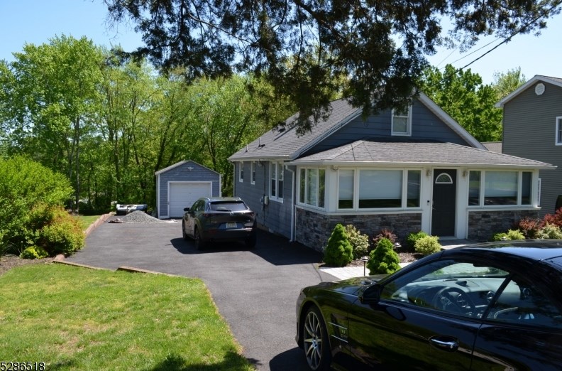 26 Kearney Ave, Whippany, NJ