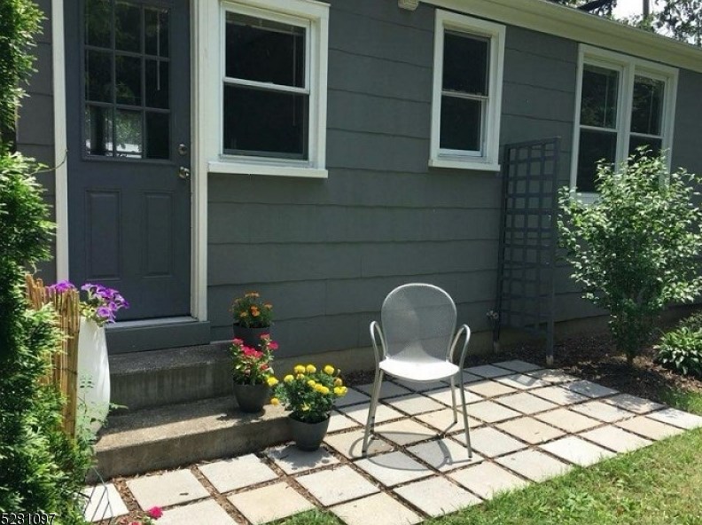 27 Degraw Ave, Clifton, NJ 07013-1507