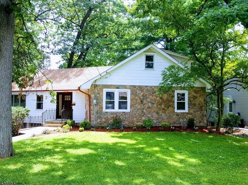 36 Beechwood Dr, Wayne, NJ 07470