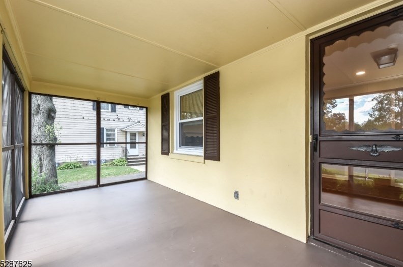 321 Forest Rd, Scotch Plains, NJ 07076