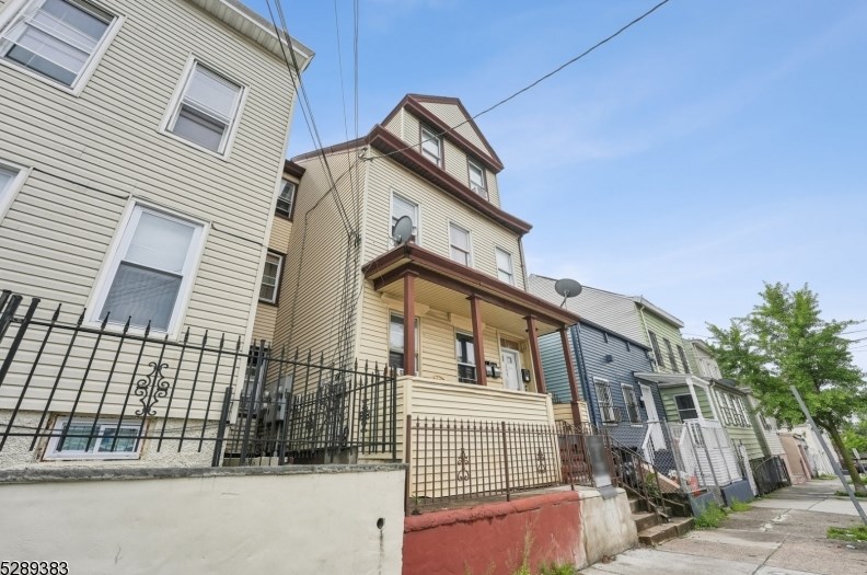 173 Butler St, Paterson, NJ 07524