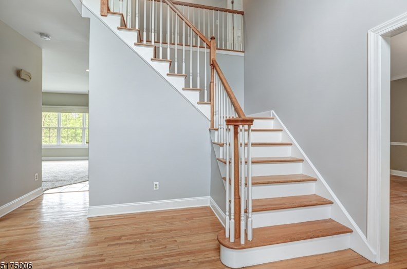 1 Blossom Ln, Flemington, NJ 08822-4034