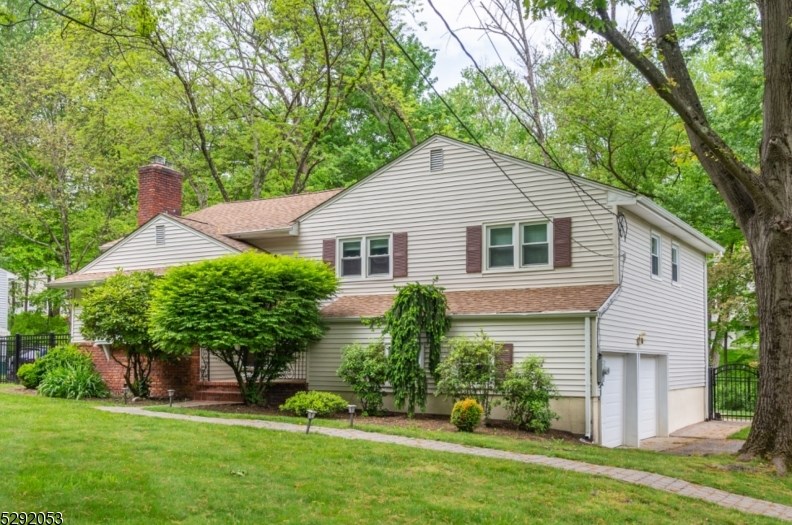 26 Brookfield Way, Morristown, NJ 07960