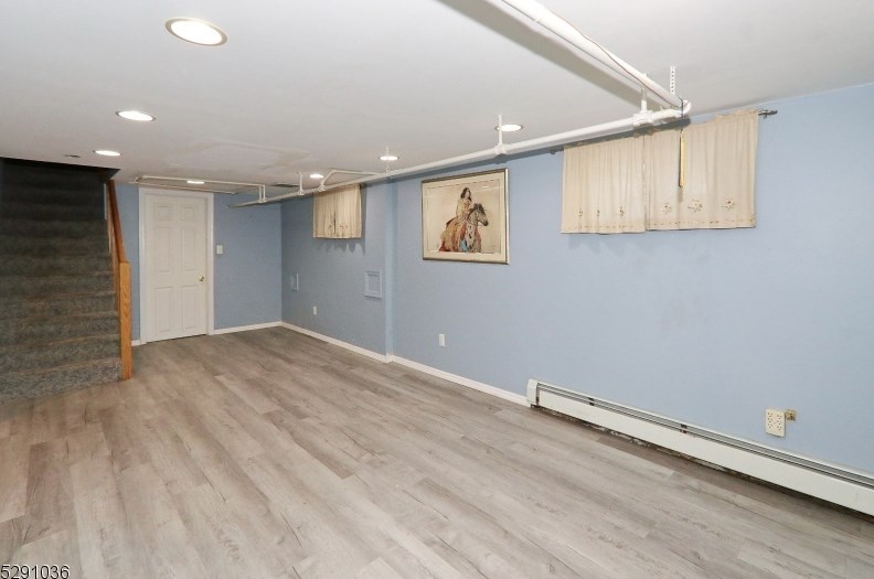 6 Cayuga Rd, Cranford NJ 07016-3401 exterior