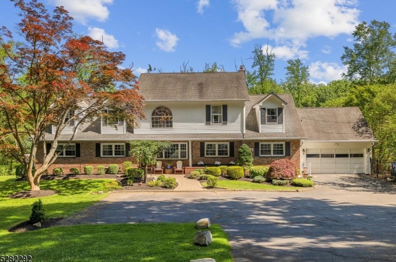 42 Raynor Rd, Morristown, NJ 07960