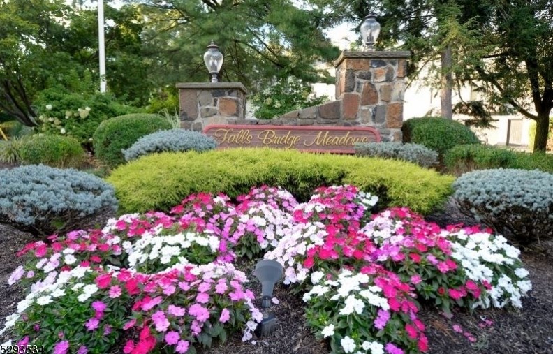 85 Falls Bridge Dr #85, Paterson, NJ 07512