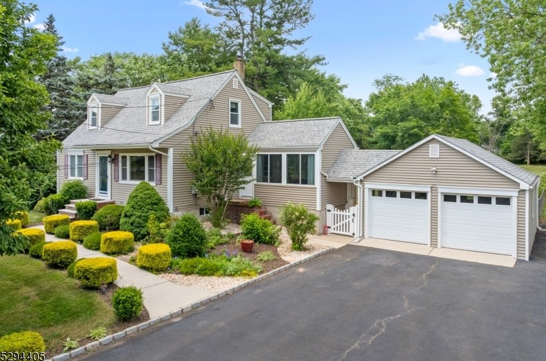 325 Triangle Rd, Millstone, NJ 08844-4513