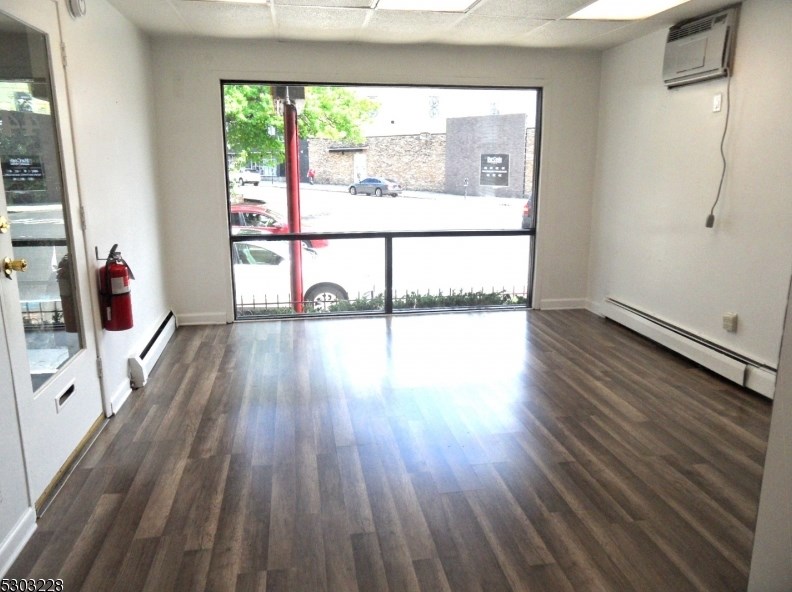 440 N Broad St, Elizabeth, NJ 07208