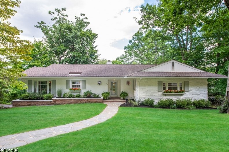 68 Stocker Rd, Essex Fells, NJ 07021