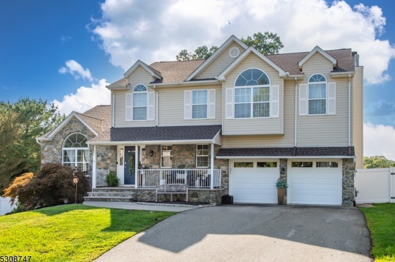 19 Elinora Dr, Wanaque, NJ 07465