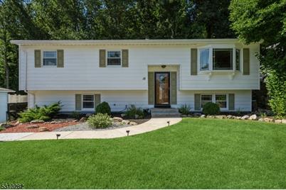 18 Holiday Dr, Hopatcong, NJ 07843 - Photo 1