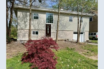 28 Riverside Dr, Denville, NJ 07834 - Photo 1