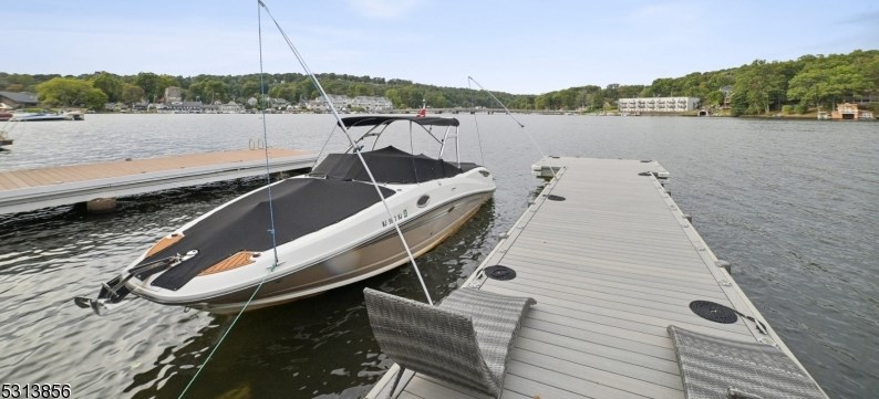 413 Lakeside Blvd, Hopatcong NJ  07843-1621 exterior