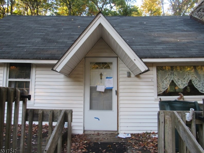 313 Glen Rd, Sparta, NJ 07871-3145