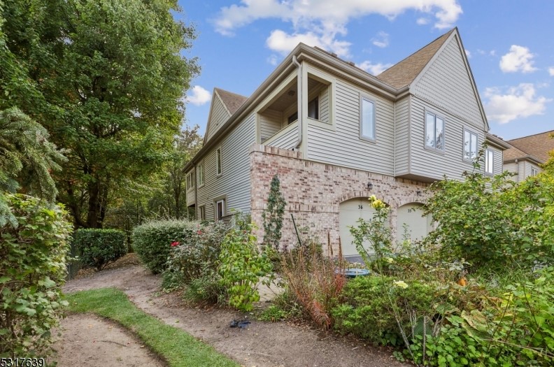 35 Sunrise Dr, Whippany, NJ