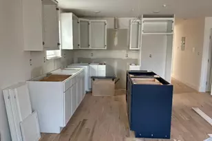 301 Chilton, Elizabeth, NJ 07208 - Photo 2