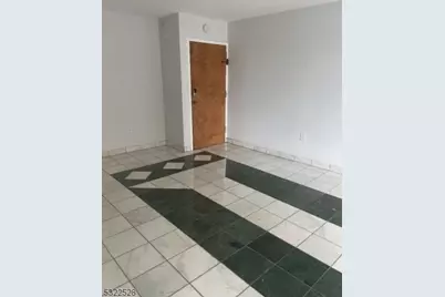 712 North Broad St Apt #2E, Elizabeth, NJ 07208 - Photo 2