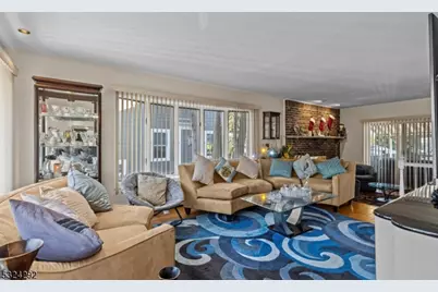 15 Parkhurst Pl, Verona, NJ 07044 - Photo 12