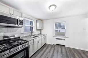 206 Dodd St, East Orange, NJ 07017 - Photo 2