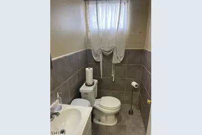 10 Squirrelwood Rd, Woodland Park, NJ 07424 - Photo 6