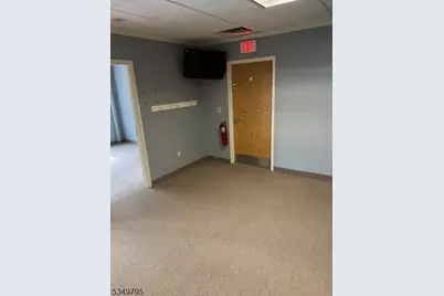 4 Minneakoning Rd, Raritan Township, NJ 08822 - Photo 38