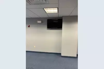 4 Minneakoning Rd, Raritan Township, NJ 08822 - Photo 28