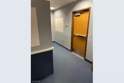 4 Minneakoning Rd, Raritan Township, NJ 08822 - Photo 24