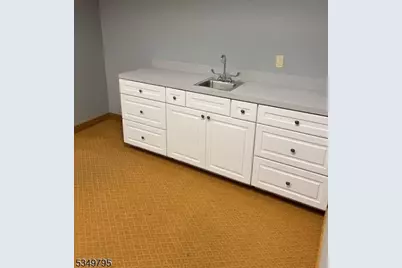 4 Minneakoning Rd, Raritan Township, NJ 08822 - Photo 14