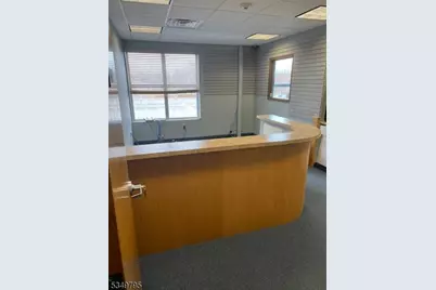 4 Minneakoning Rd, Raritan Township, NJ 08822 - Photo 6