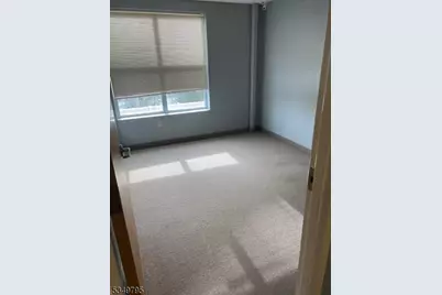 4 Minneakoning Rd, Raritan Township, NJ 08822 - Photo 32