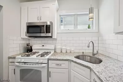 36 Phoenix Ave Unit #A, Morristown, NJ 07960 - Photo 8